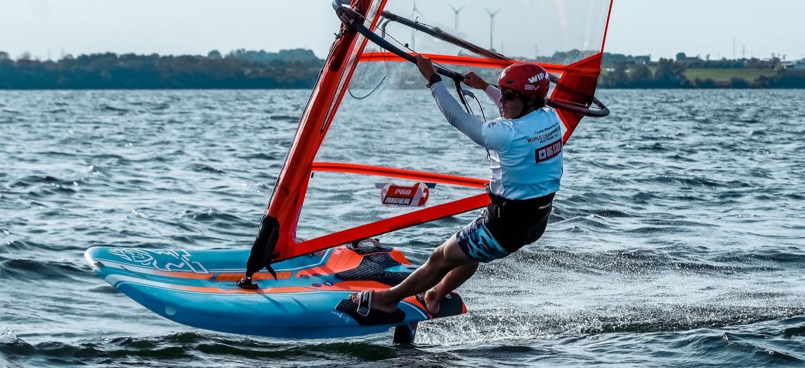 Windsurfista Robert Kubín obsadil na MS Formula Windsurfing Foil 4. miesto