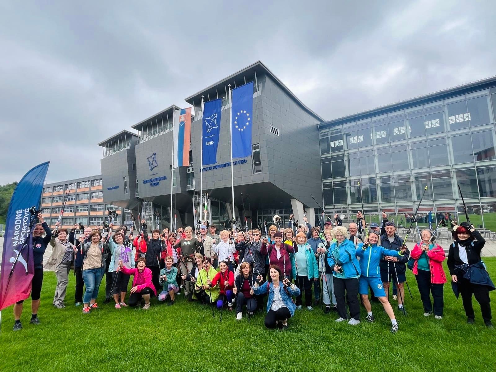 Projekt Seniorský šport si nordic walkeri vyskúšali aj v Žiline