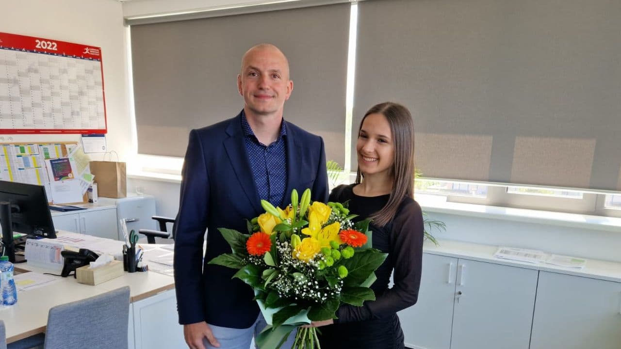 Riaditeľ Národného športového centra ocenil Majsterku Európy 2022 v karate - Ninu Kvasnicovú