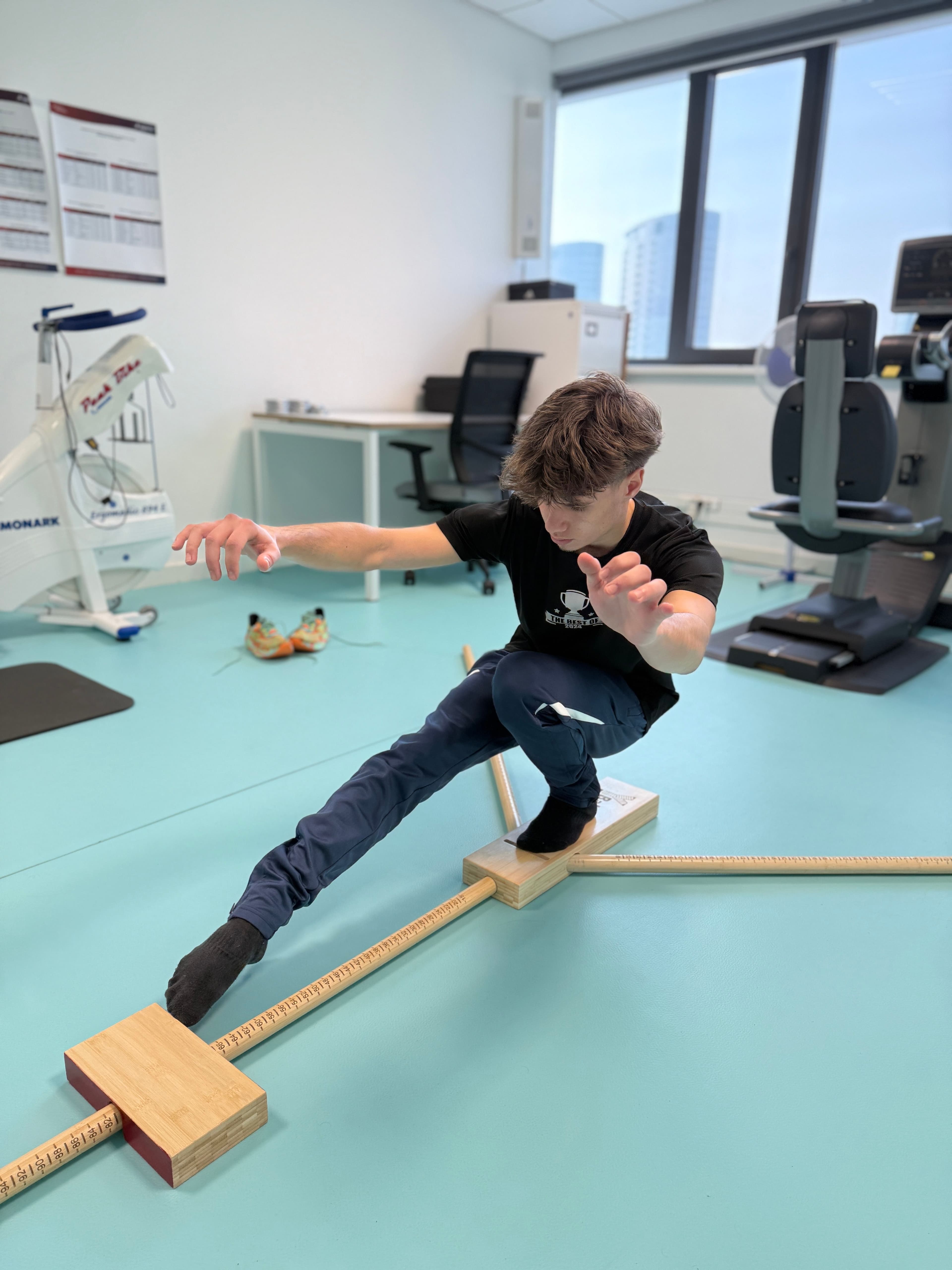 Kickboxer Christián Tamáš testovaný metódou Y Balance Test: Tajomstvo stability, výkonu a prevencie zranení