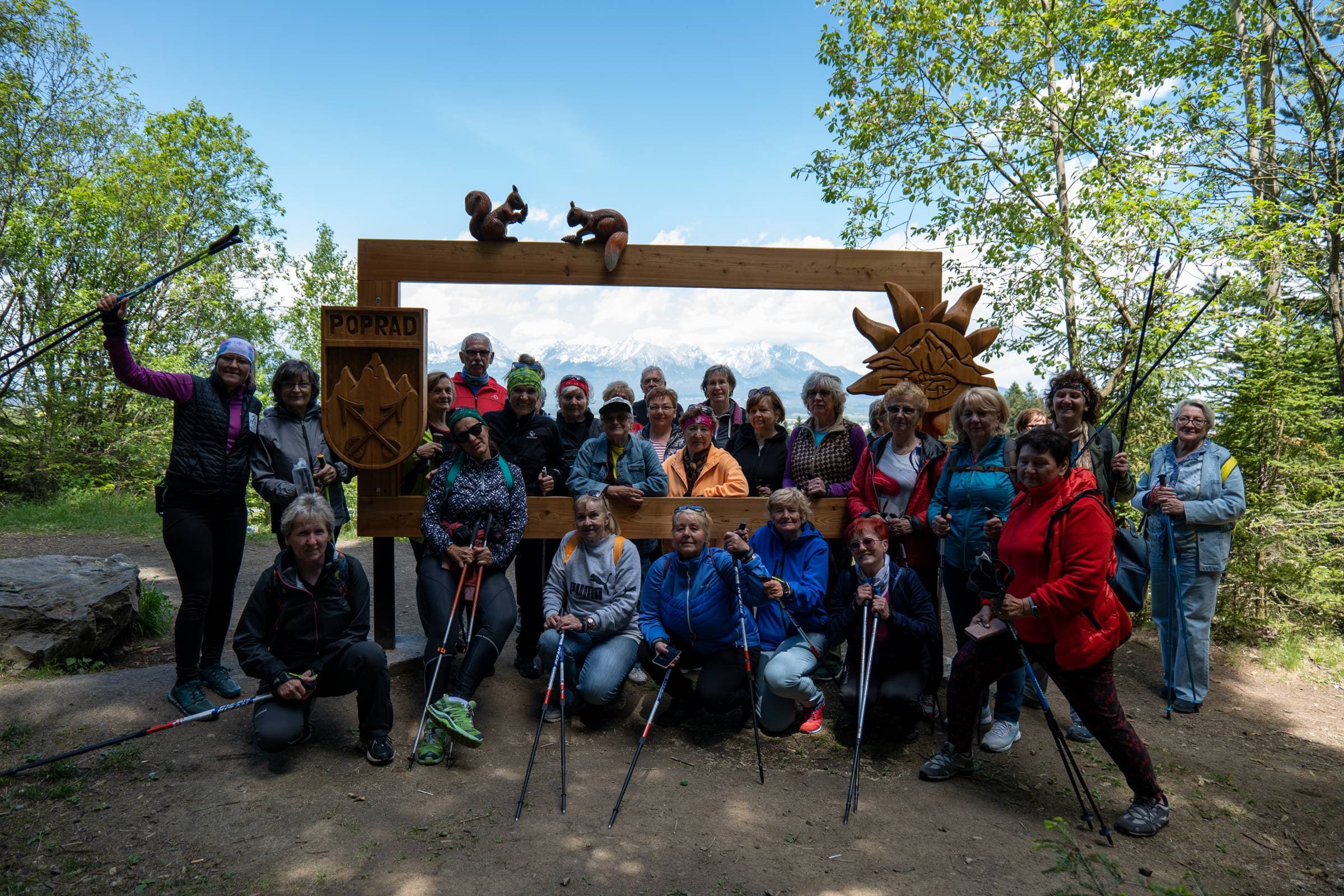 Seniorský šport v podobe Nordic Walkingu