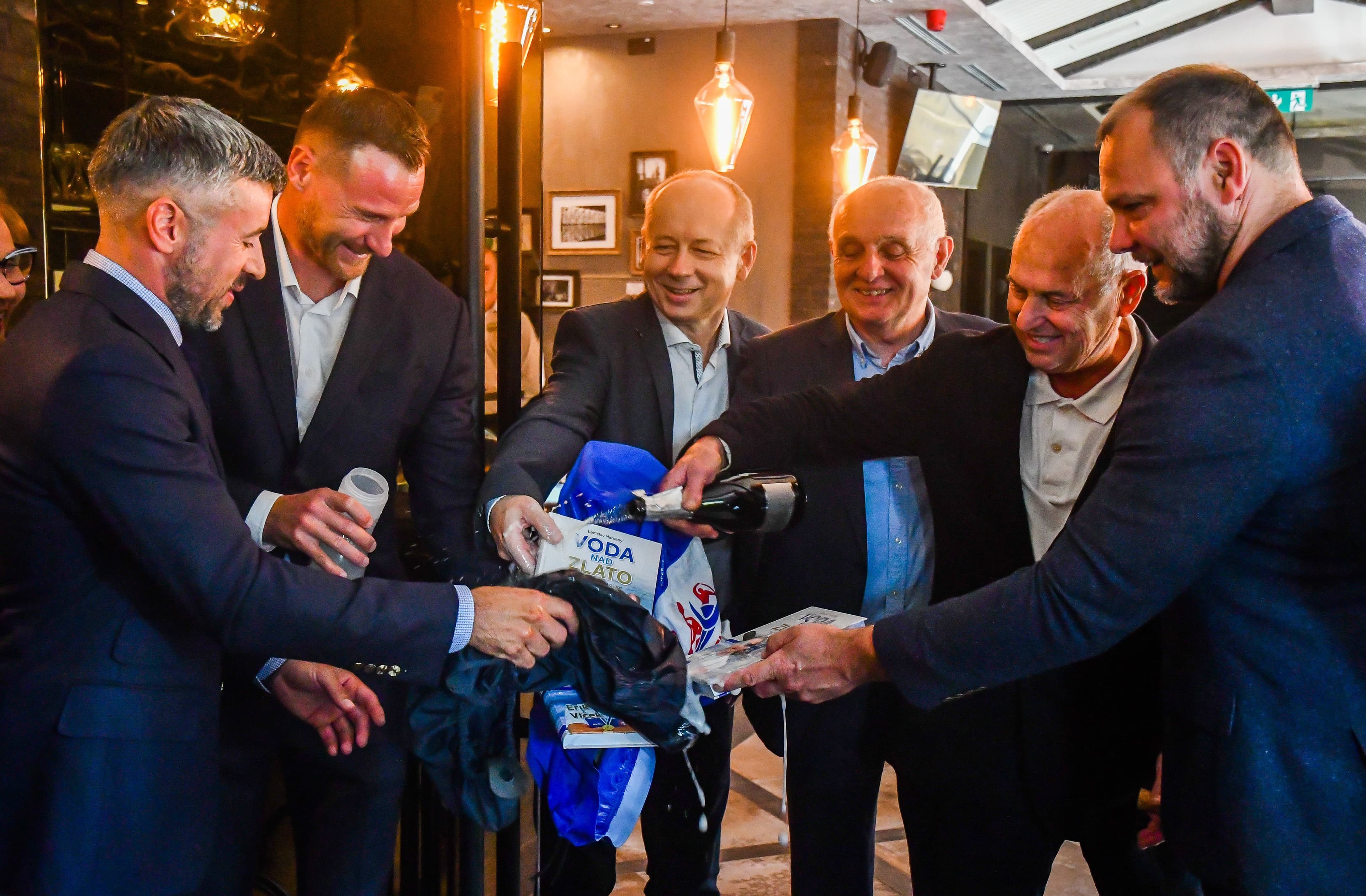 Na svete je publikácia z vodáckeho prostredia rýchlostnej kanoistiky