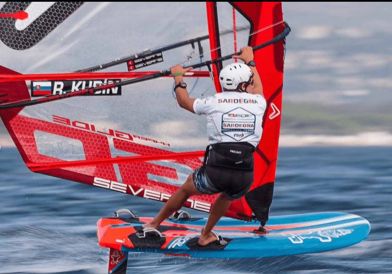 Slovenský windsurfista Robert Kubín zakončil ME na 12. mieste v kategórii U23