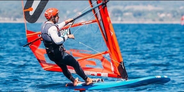 Windsurfista Robert Kubín získal miestenku na OH a ide do Paríža!