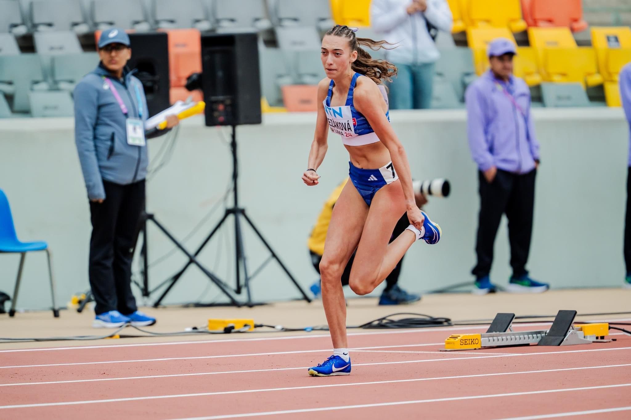 Rebecca Slezáková v TOP finále MS: Fantastický osobný rekord a postup medzi elitu