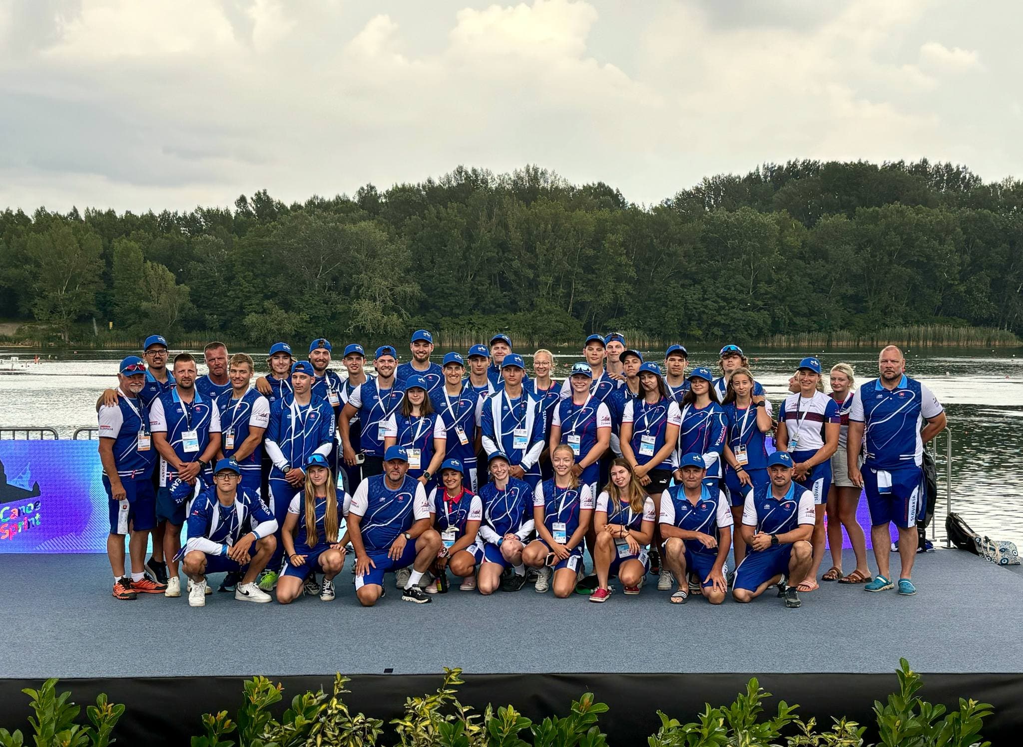 Úspech slovenského štvorkajaka na MEJ: Strieborná medaila na 500 metrov