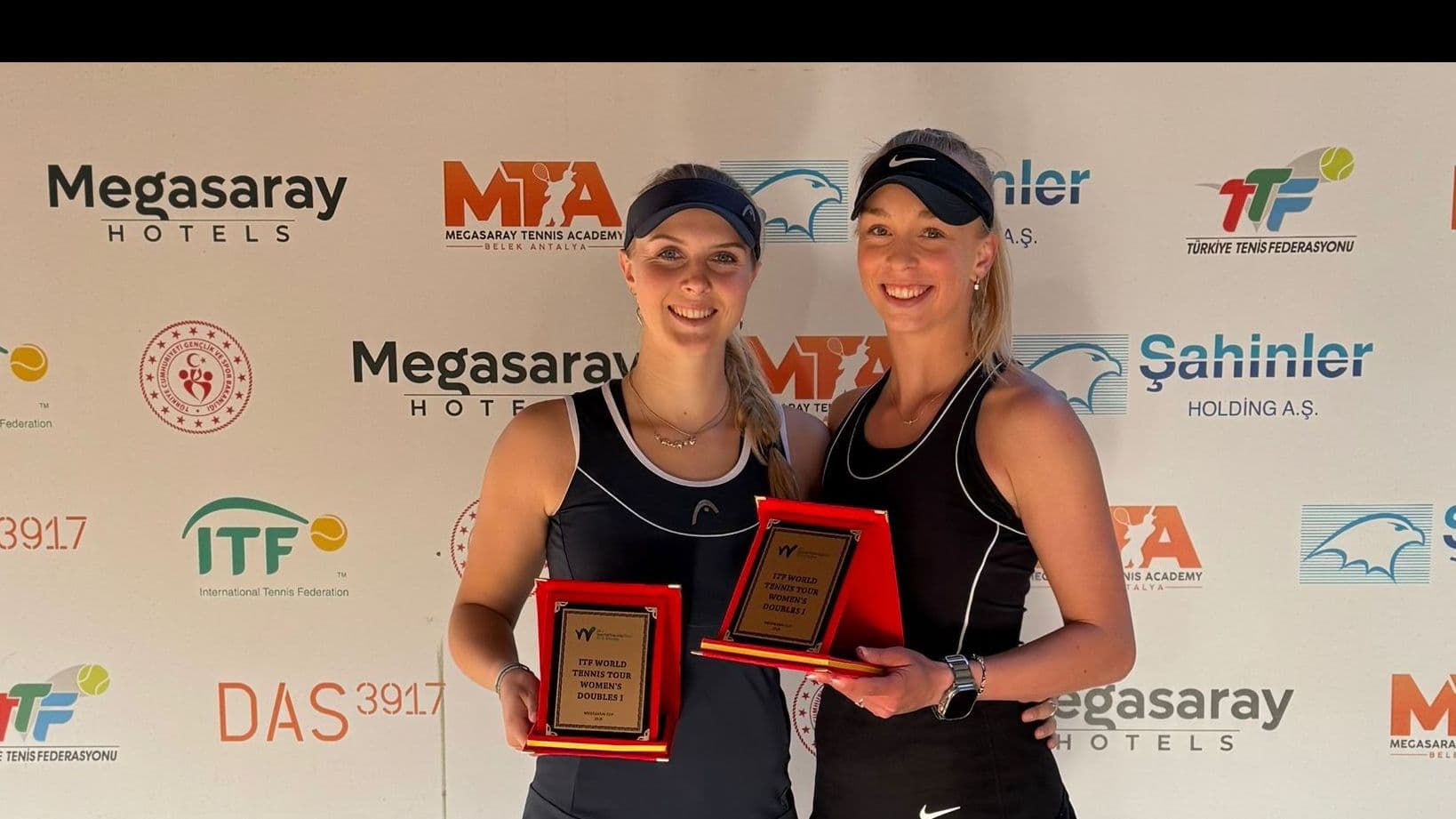 Vargová ovládla deblovú drámu v Antalyi a získala prvý titul sezóny