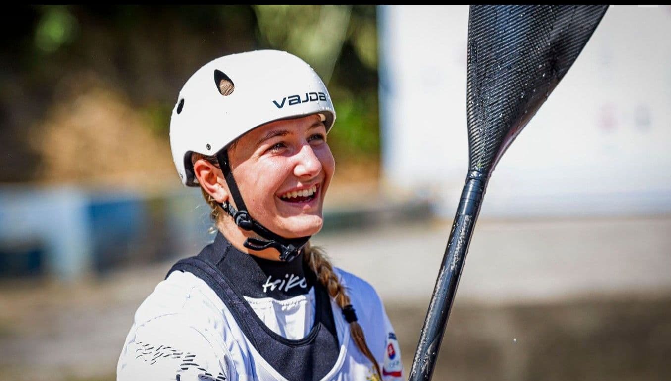 Zara Záhorská šiesta na MS juniorov, Karolína Abrahámová tesne za bránami finále