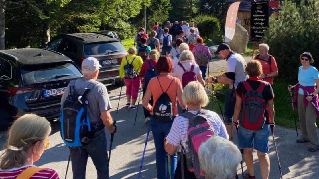 Národné športové centrum podporuje aj seniorský šport. V Tatrách si spoločne zašportovala stovka dôchodcov