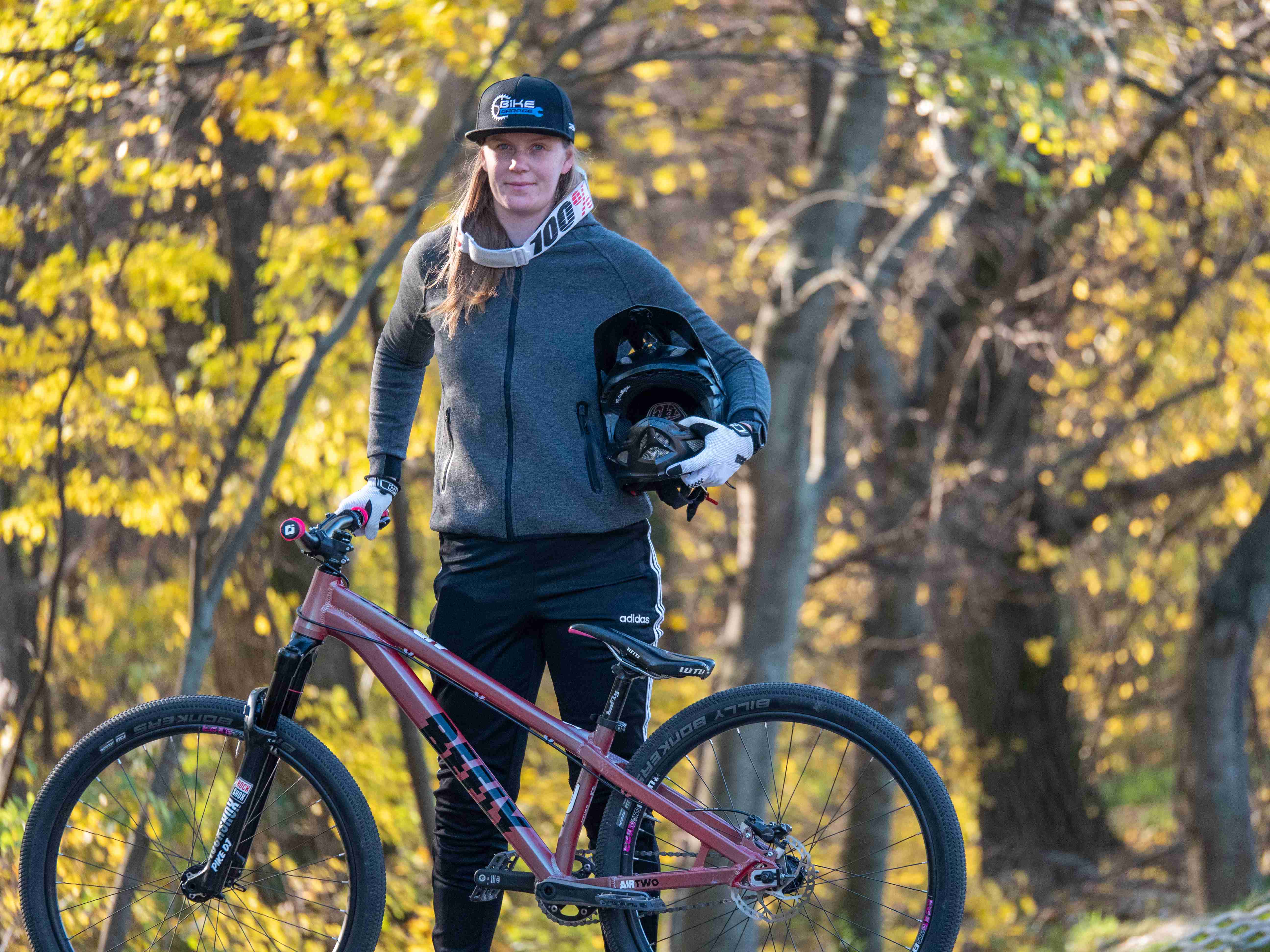 Nezlomila ju vážna choroba ani prehra na cieľovej páske. Bajkerka Kristína Madarásová stúpa vyššie a vyššie